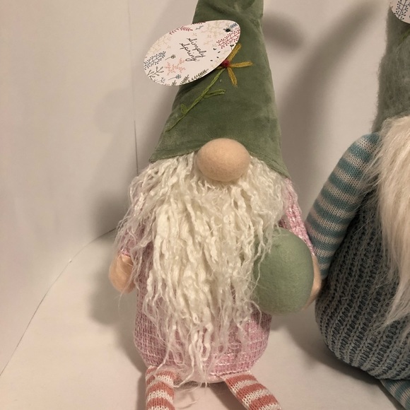 Neutral large sitting Easter Spring gnome pair - Picture 2 of 16